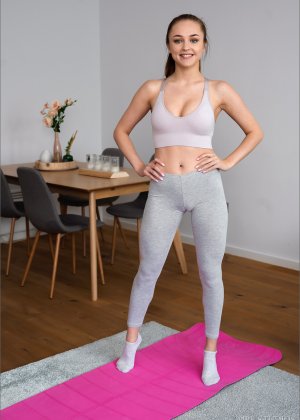 Категория: Одетые